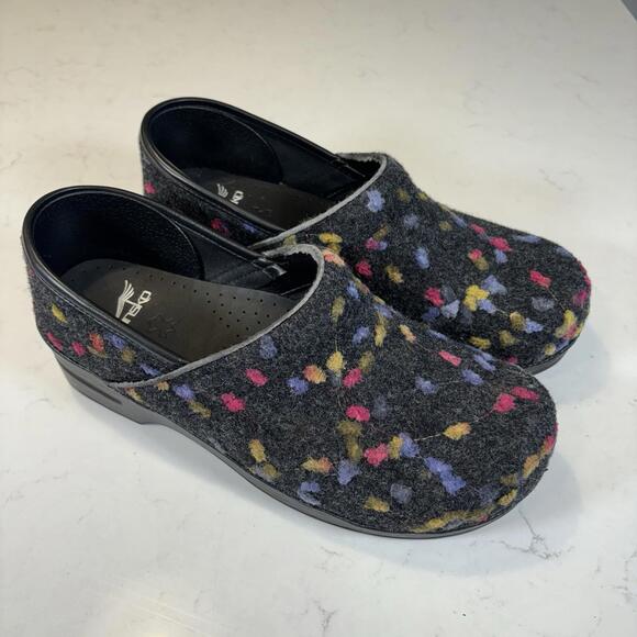 42 Dansko Felted Wool Black Colorful Splotches Clogs Sides EUC Excellent!! - Picture 1 of 6